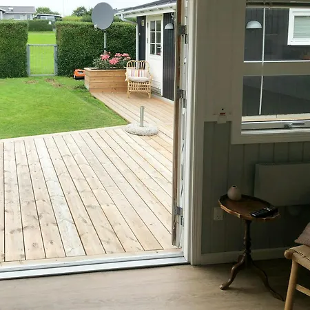 Romantic Summerhouse With Seaview Nyaraló