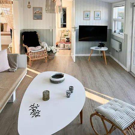 Romantic Summerhouse With Seaview Nyaraló